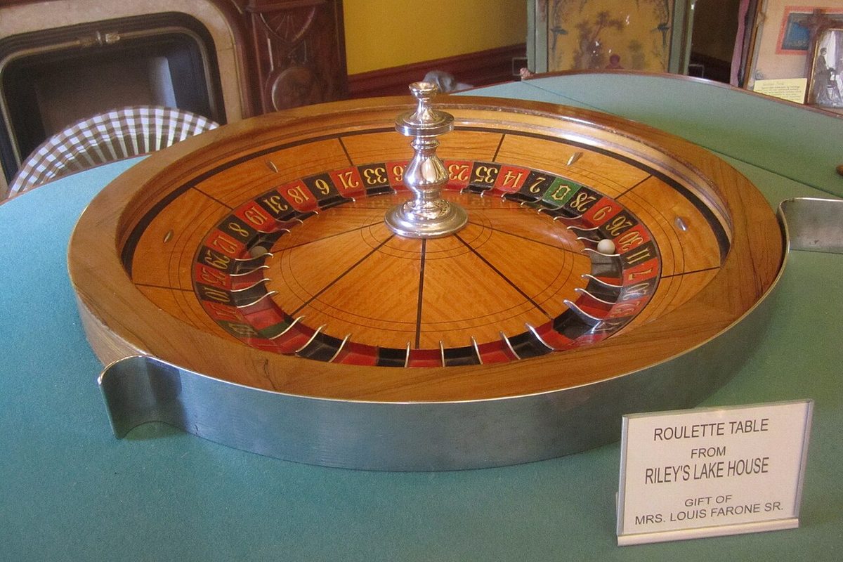 Et gammelt rulettehjul fra Riley's Lake House i Saratoga Springs